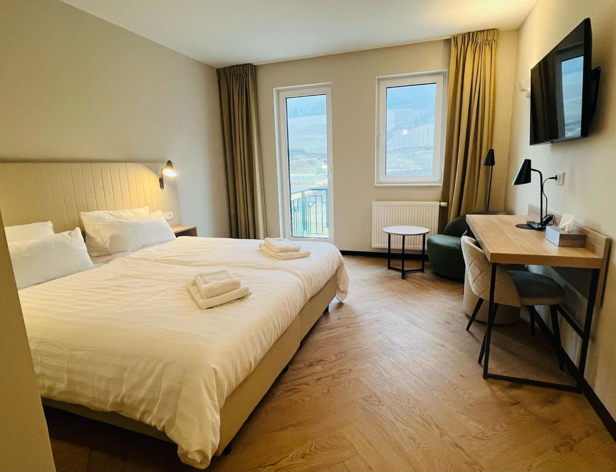 May Hotel Mayschoß Екстериор снимка